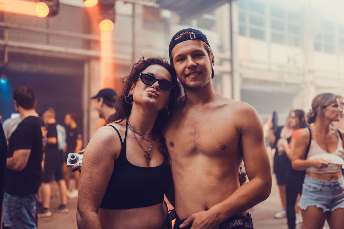 Loading... just a sec